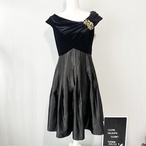 Eliza J black velvet contrast pleated fit and flare cocktail dress size 10 beads